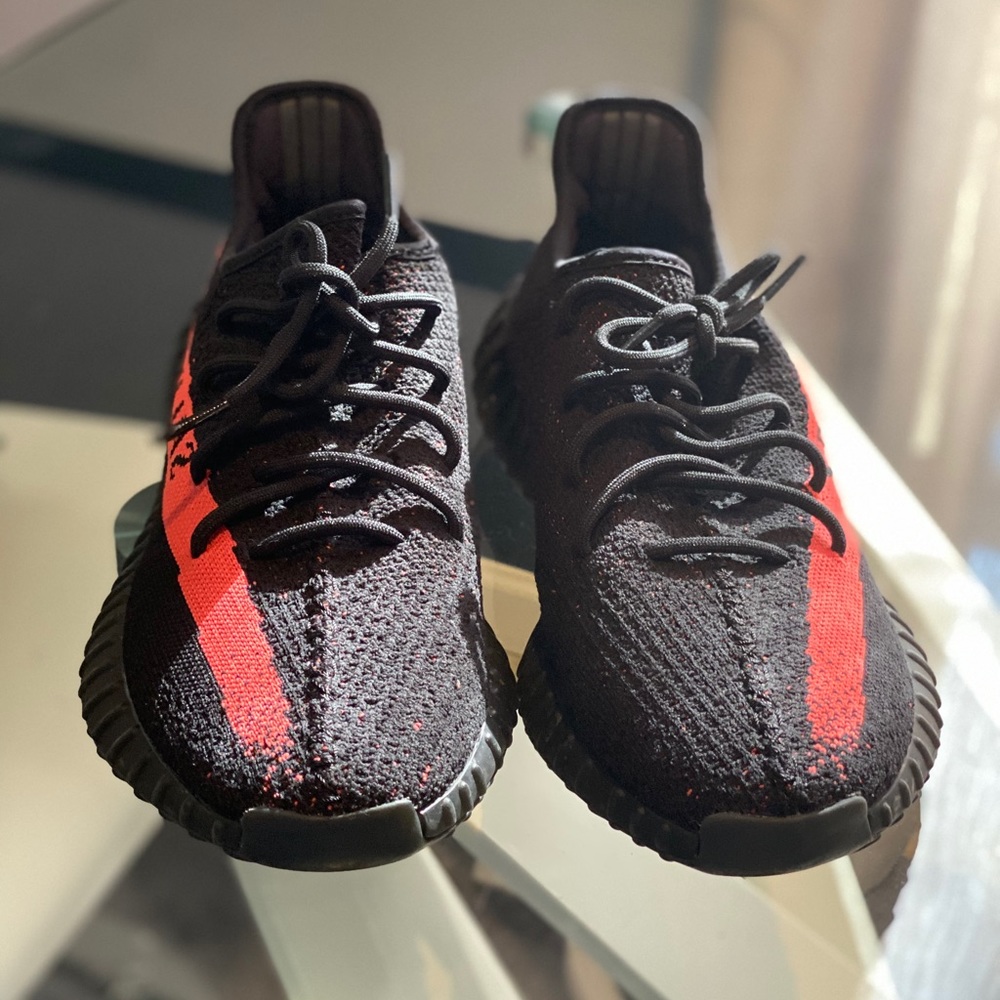 Men’s Yeezy V2 Black/Red Sz 11